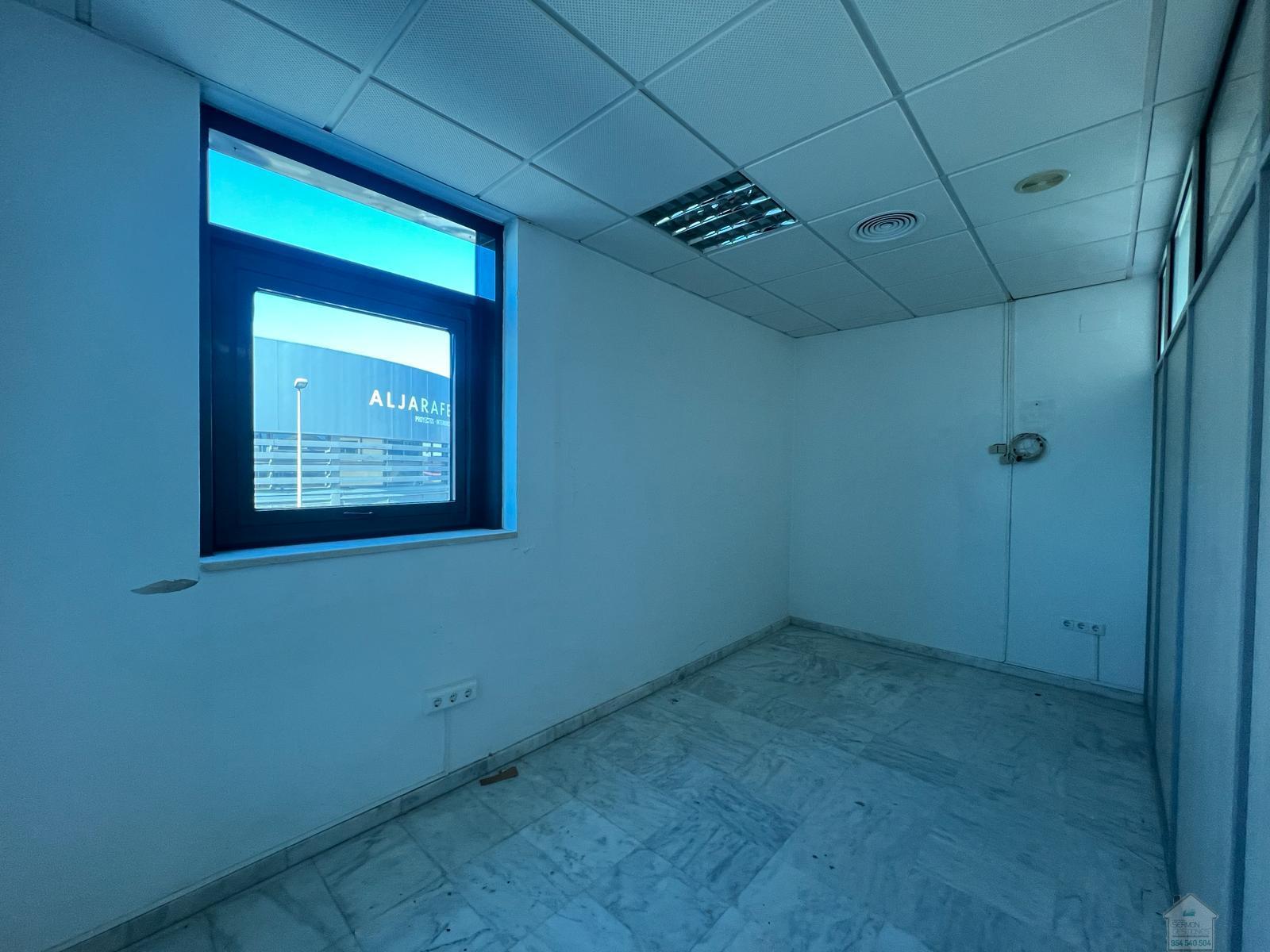 For rent of office in Mairena del Aljarafe