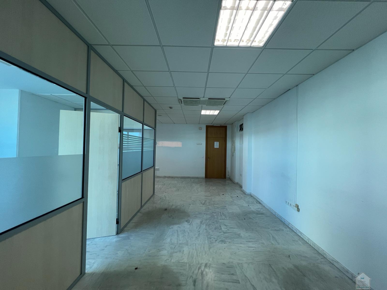 For rent of office in Mairena del Aljarafe