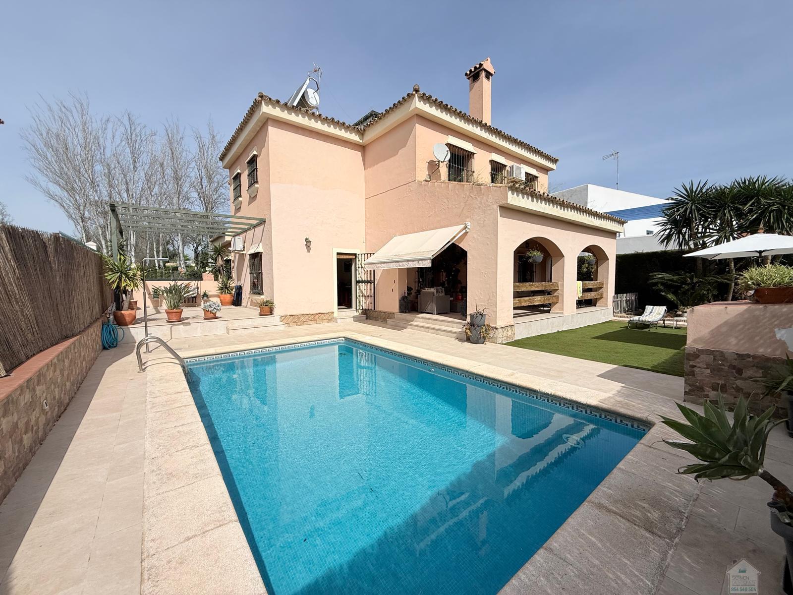 Venta de chalet en Dos Hermanas