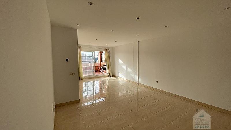 For sale of flat in Manilva