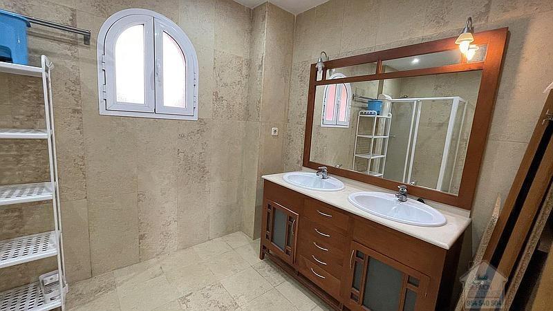 For sale of flat in Manilva