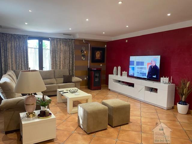 For sale of chalet in Dos Hermanas