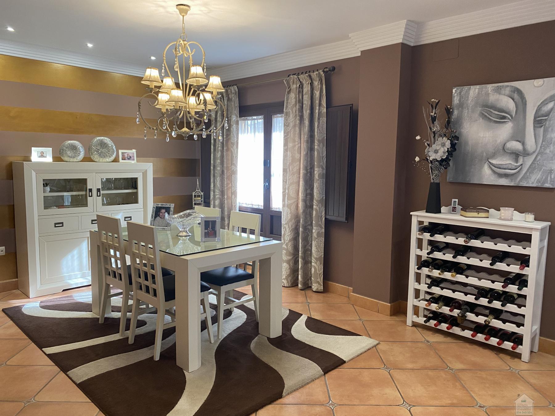 For sale of chalet in Dos Hermanas