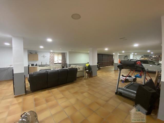 For sale of chalet in Dos Hermanas