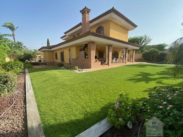 For sale of chalet in Dos Hermanas