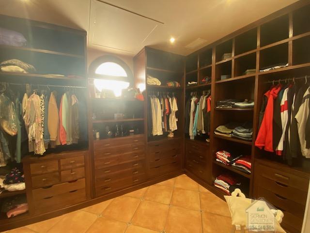 For sale of chalet in Dos Hermanas