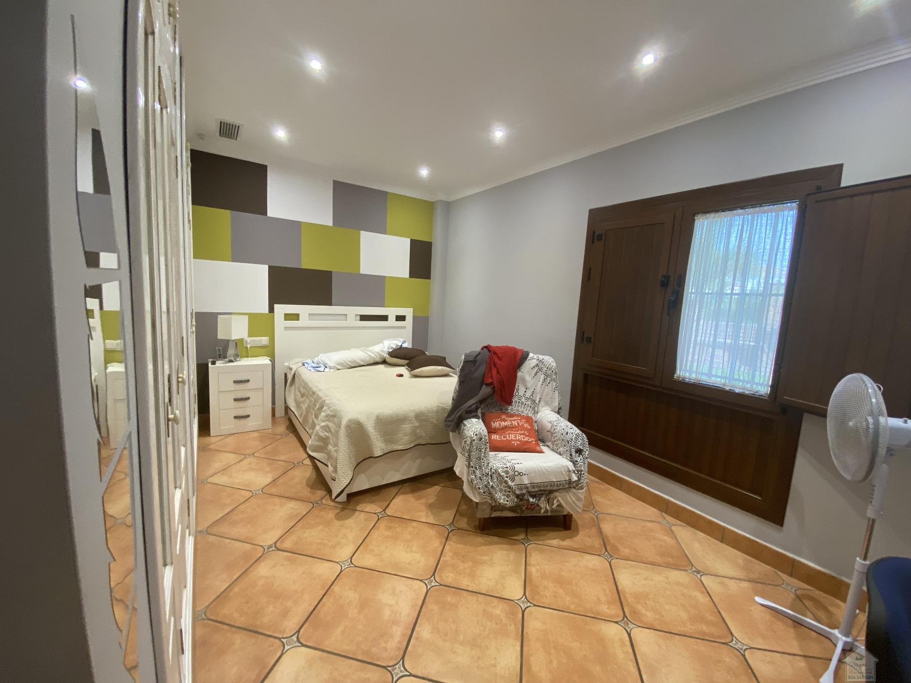 For sale of chalet in Dos Hermanas