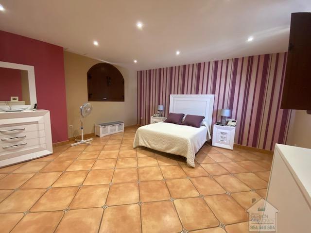 For sale of chalet in Dos Hermanas