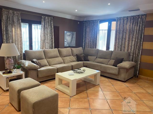 For sale of chalet in Dos Hermanas
