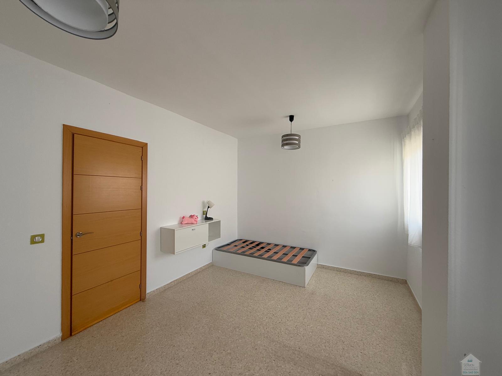 For rent of flat in Sevilla