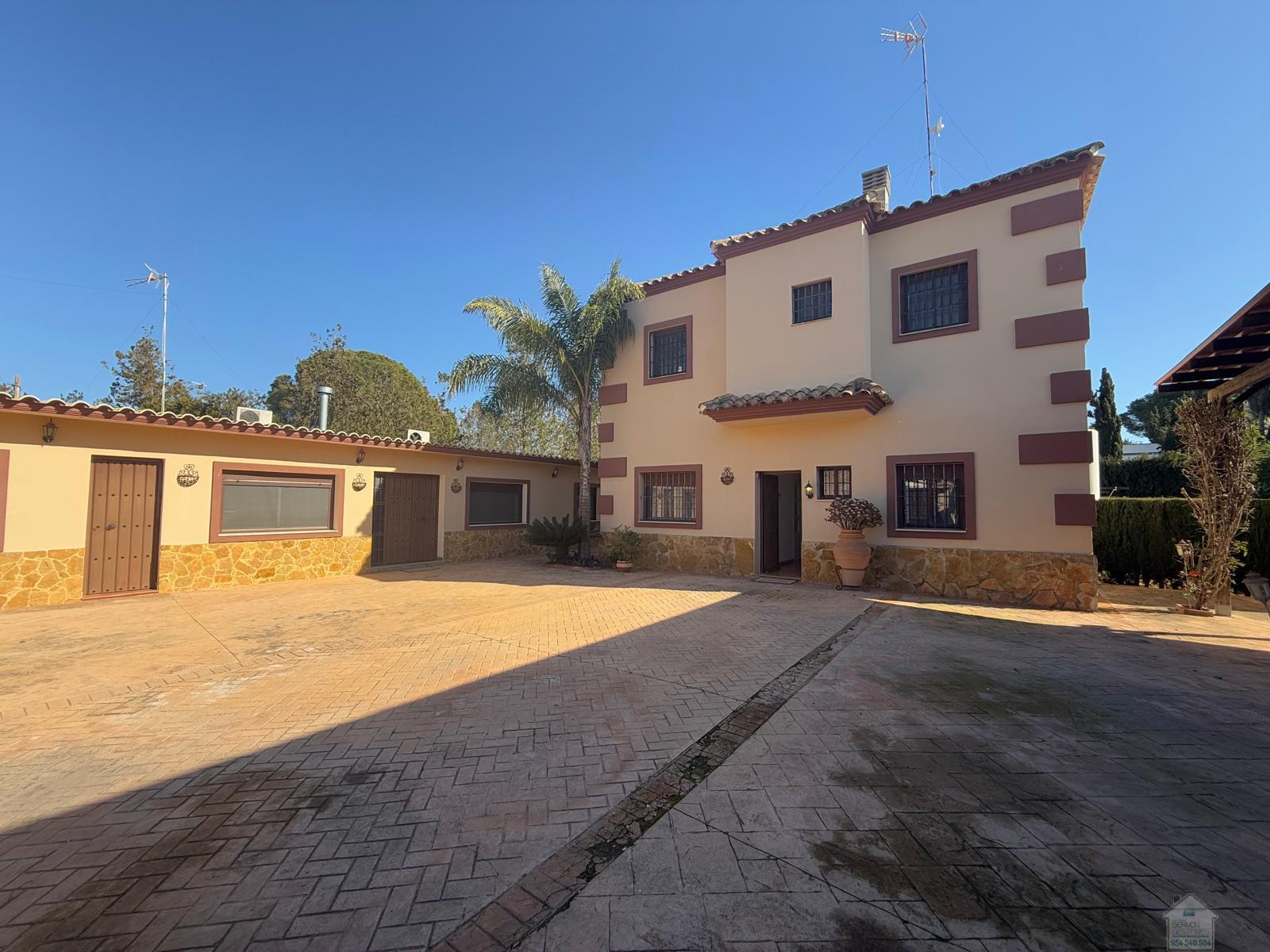 For rent of chalet in Alcalá de Guadaíra