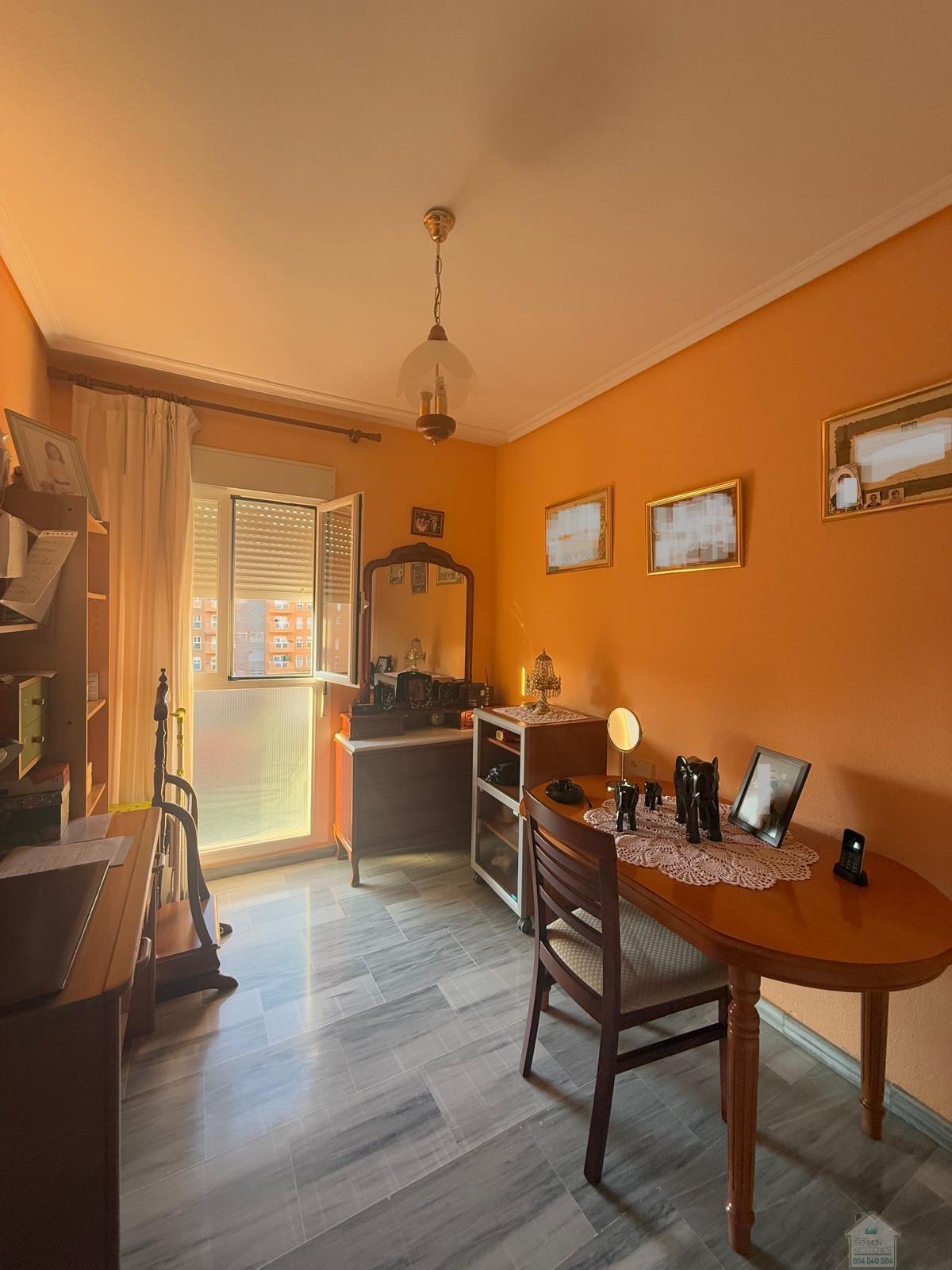 For sale of flat in Sevilla