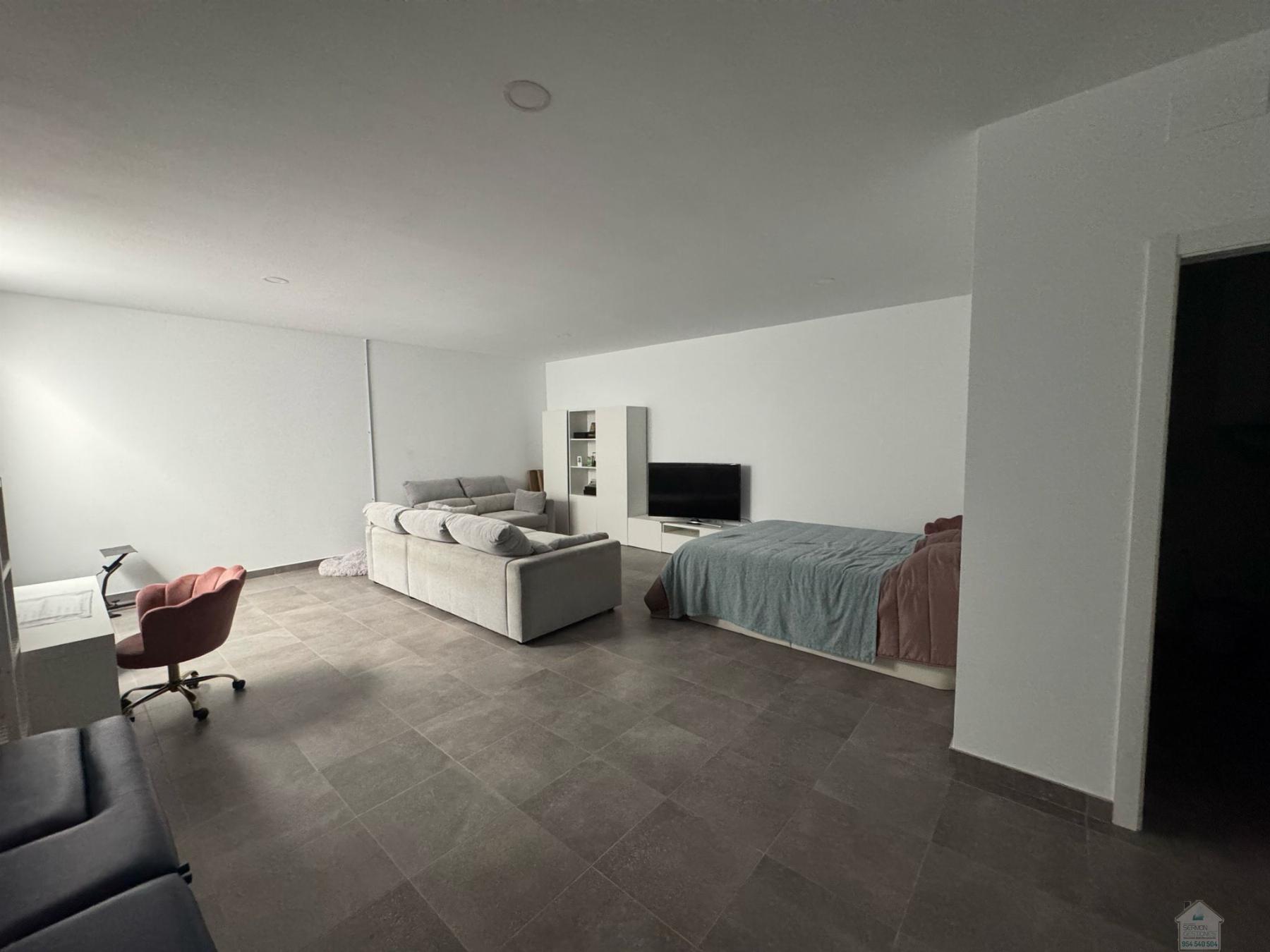 For sale of house in Dos Hermanas