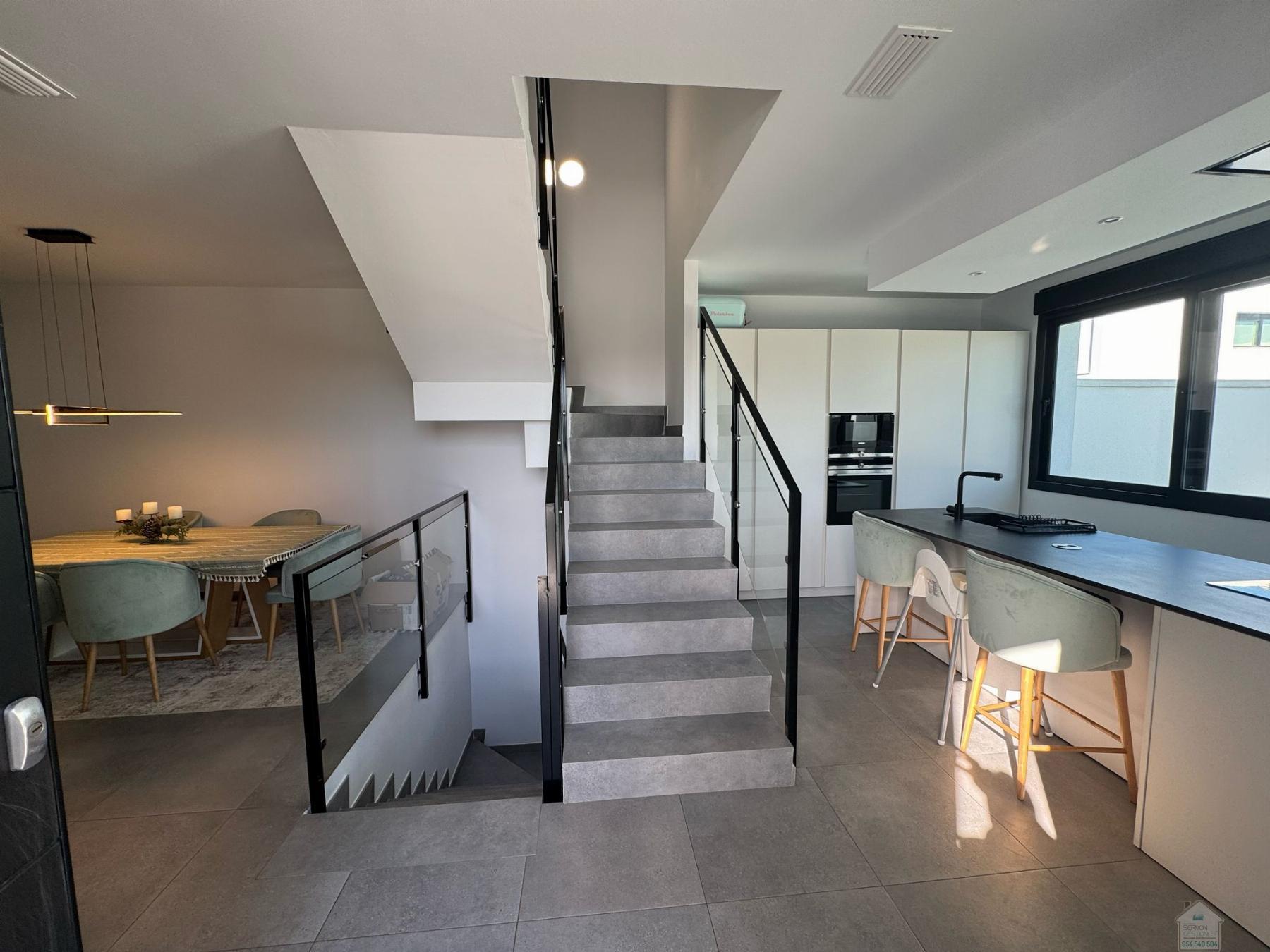 For sale of house in Dos Hermanas