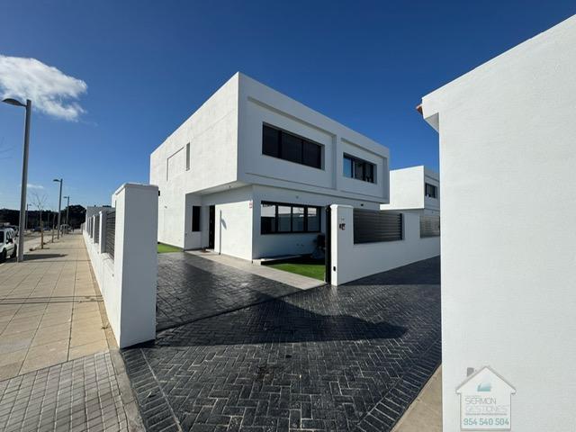 For sale of house in Dos Hermanas