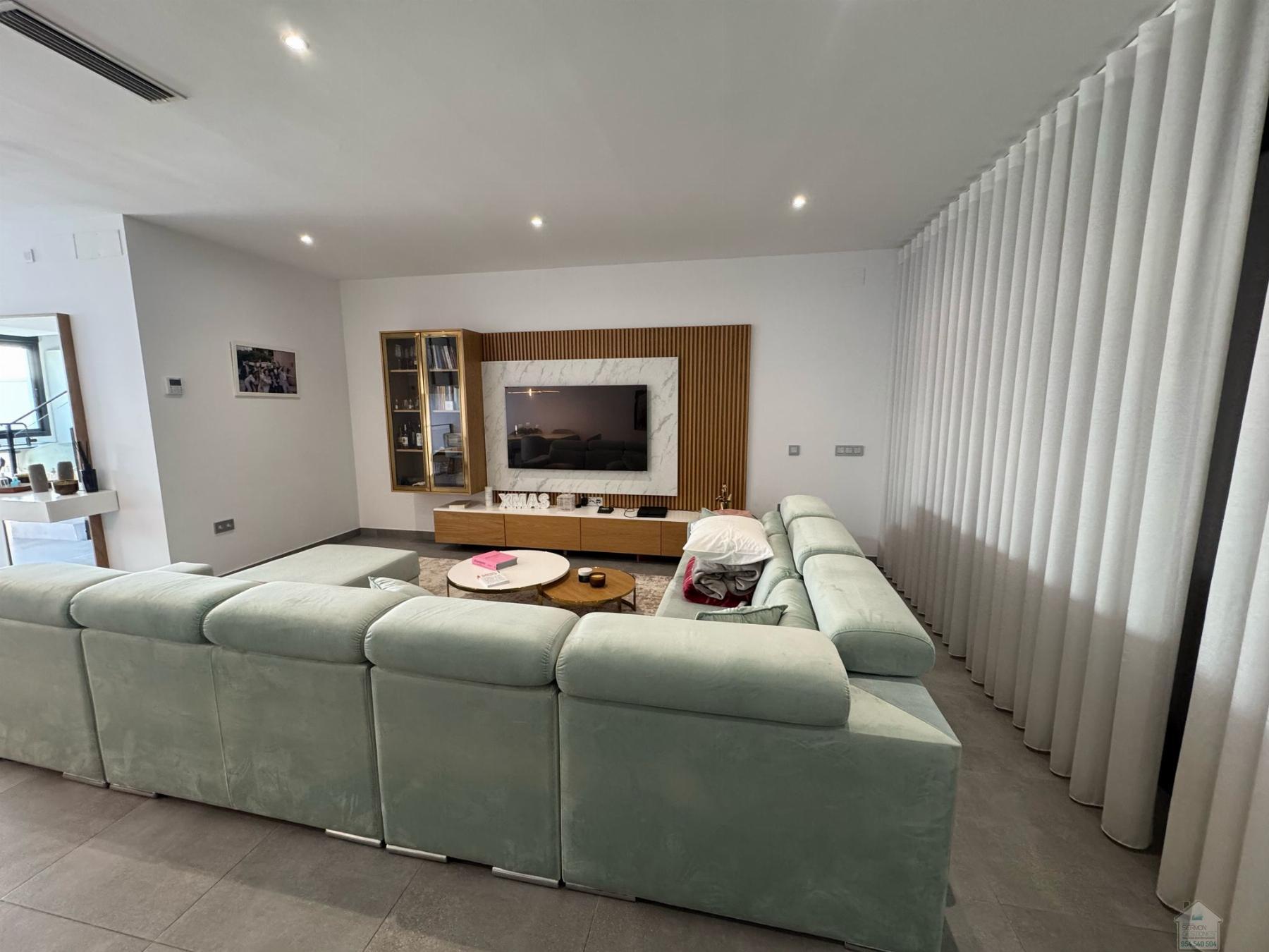 For sale of house in Dos Hermanas
