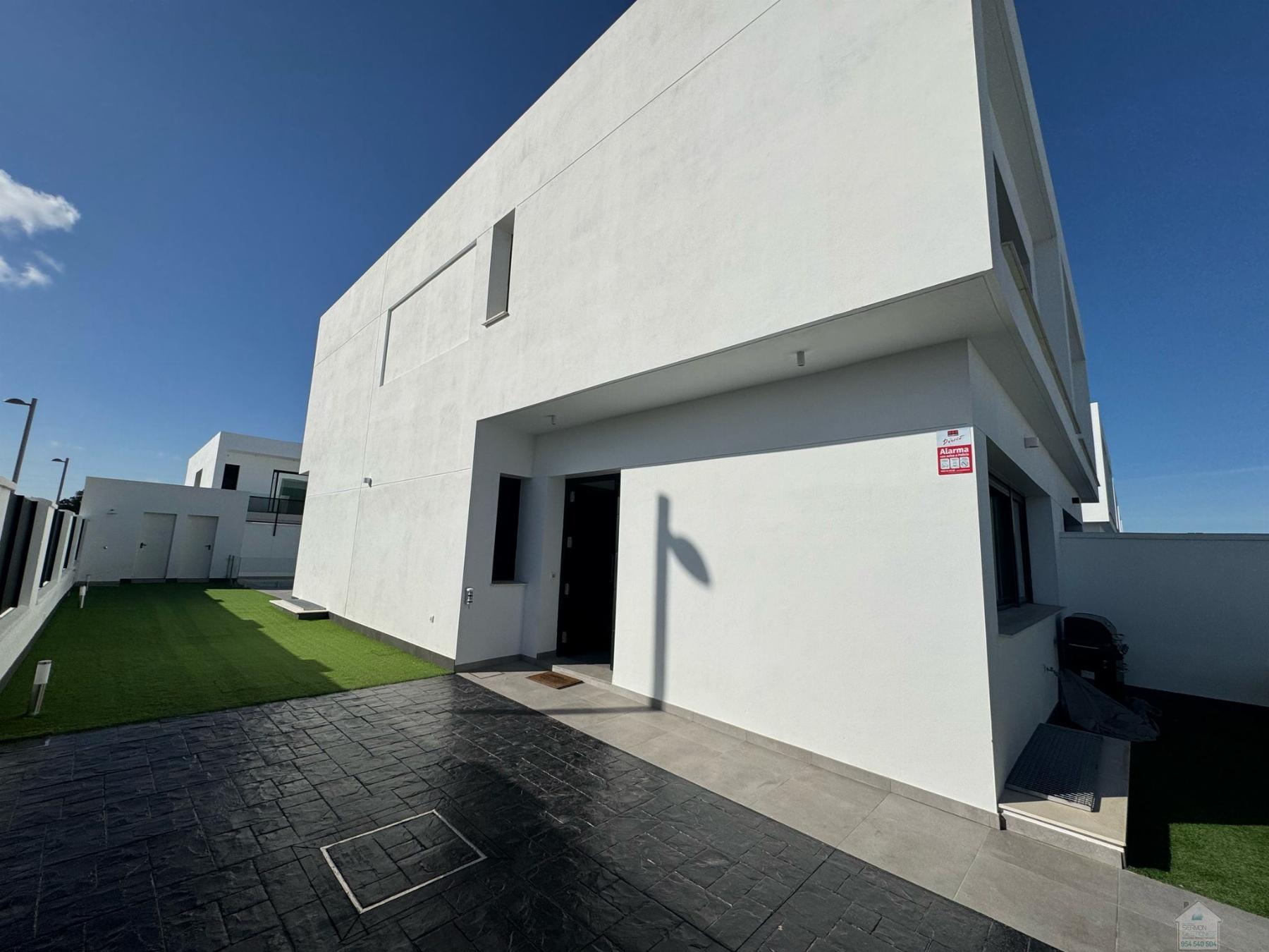 For sale of house in Dos Hermanas