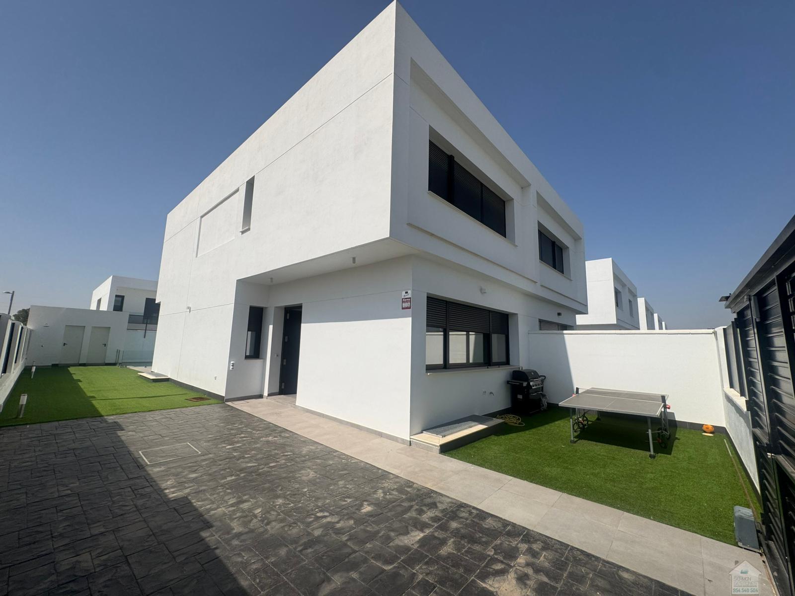 Venta de chalet en Dos Hermanas