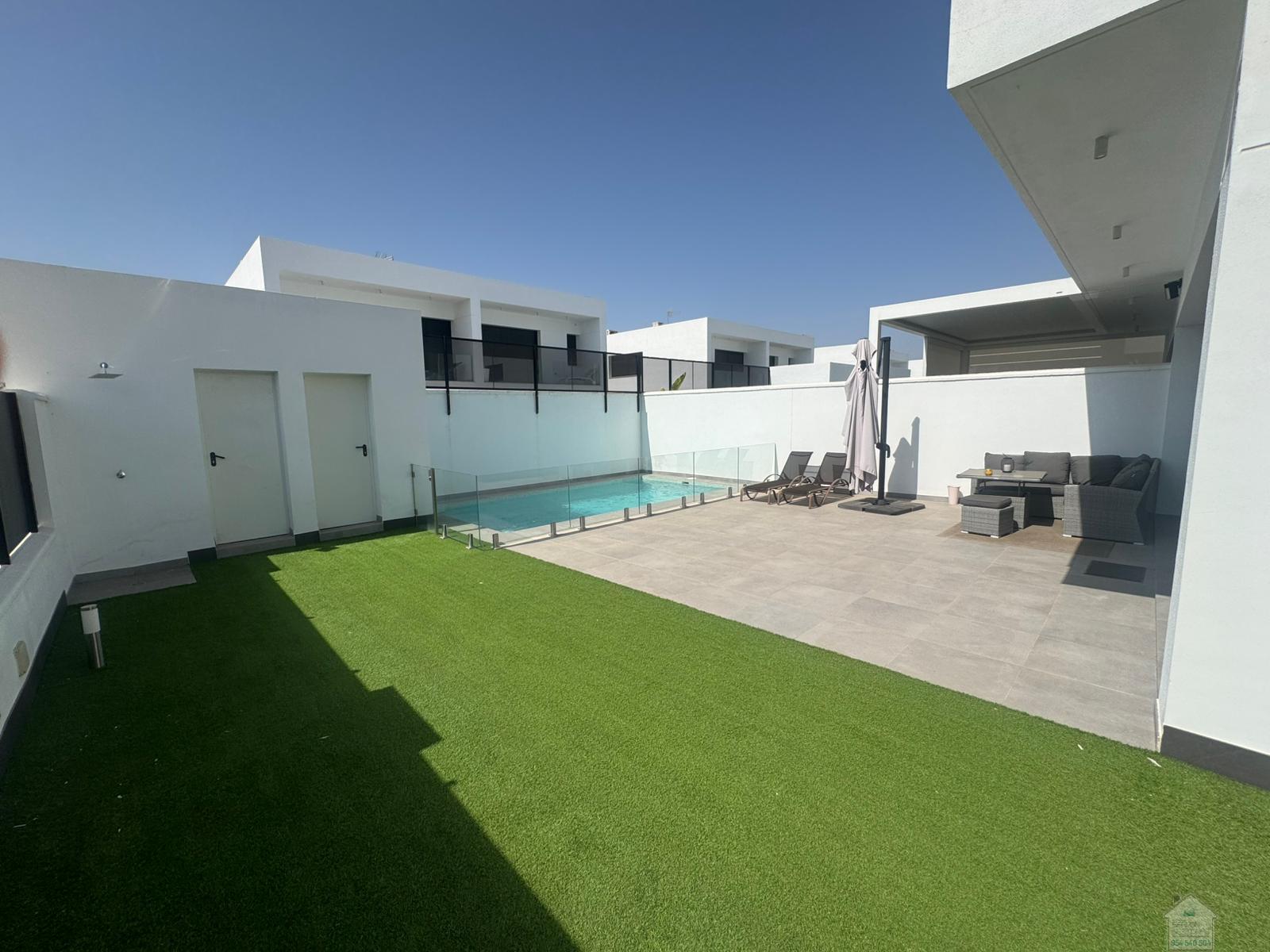 Venta de chalet en Dos Hermanas