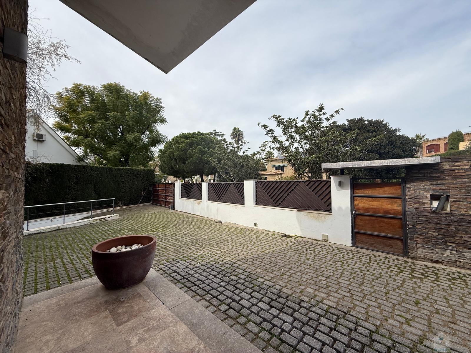 For sale of chalet in Gelves
