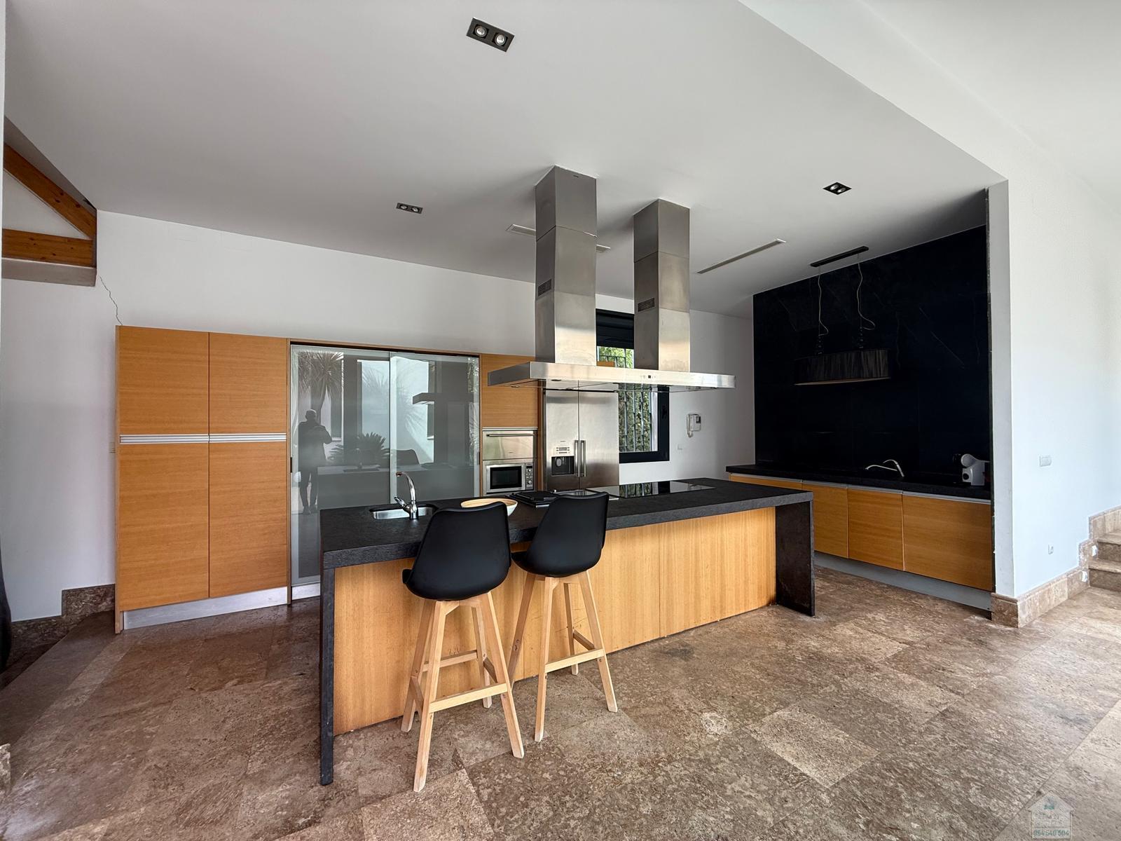 For sale of chalet in Gelves