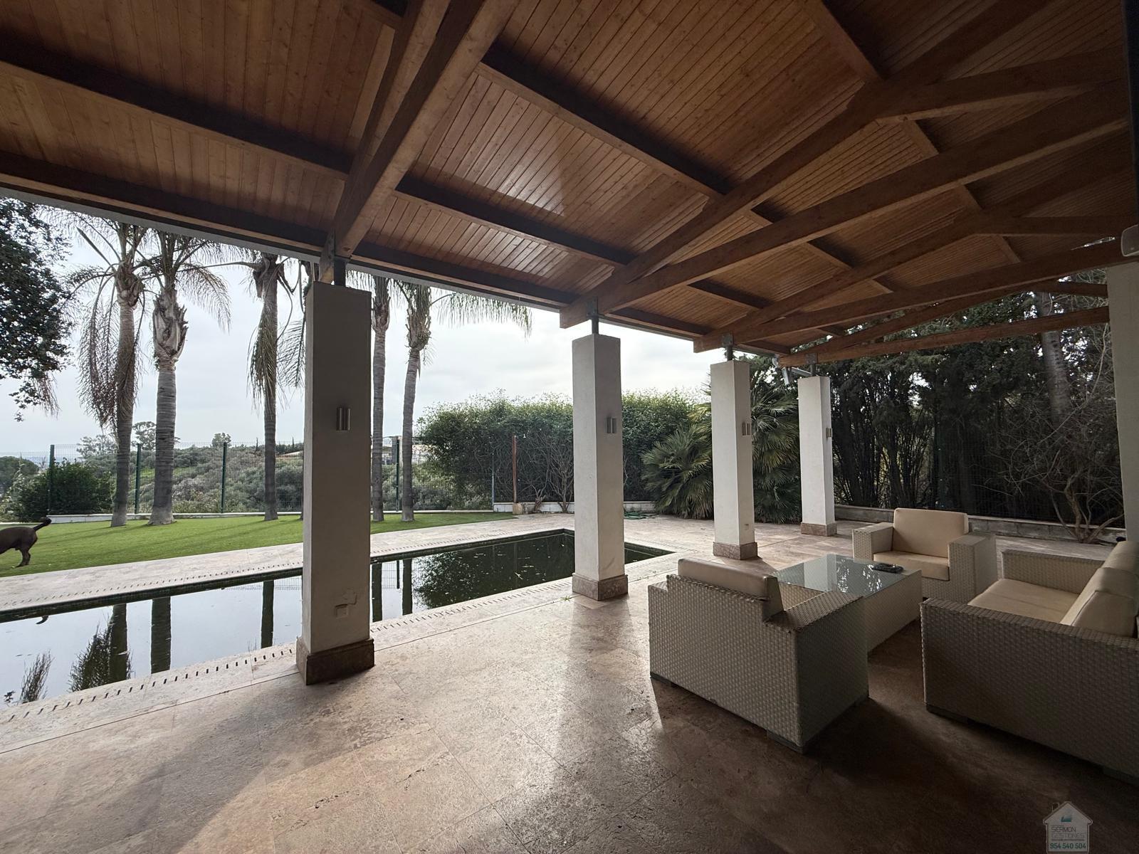 For sale of chalet in Gelves