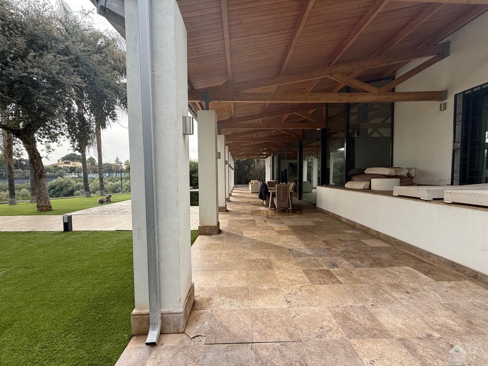 For sale of chalet in Gelves