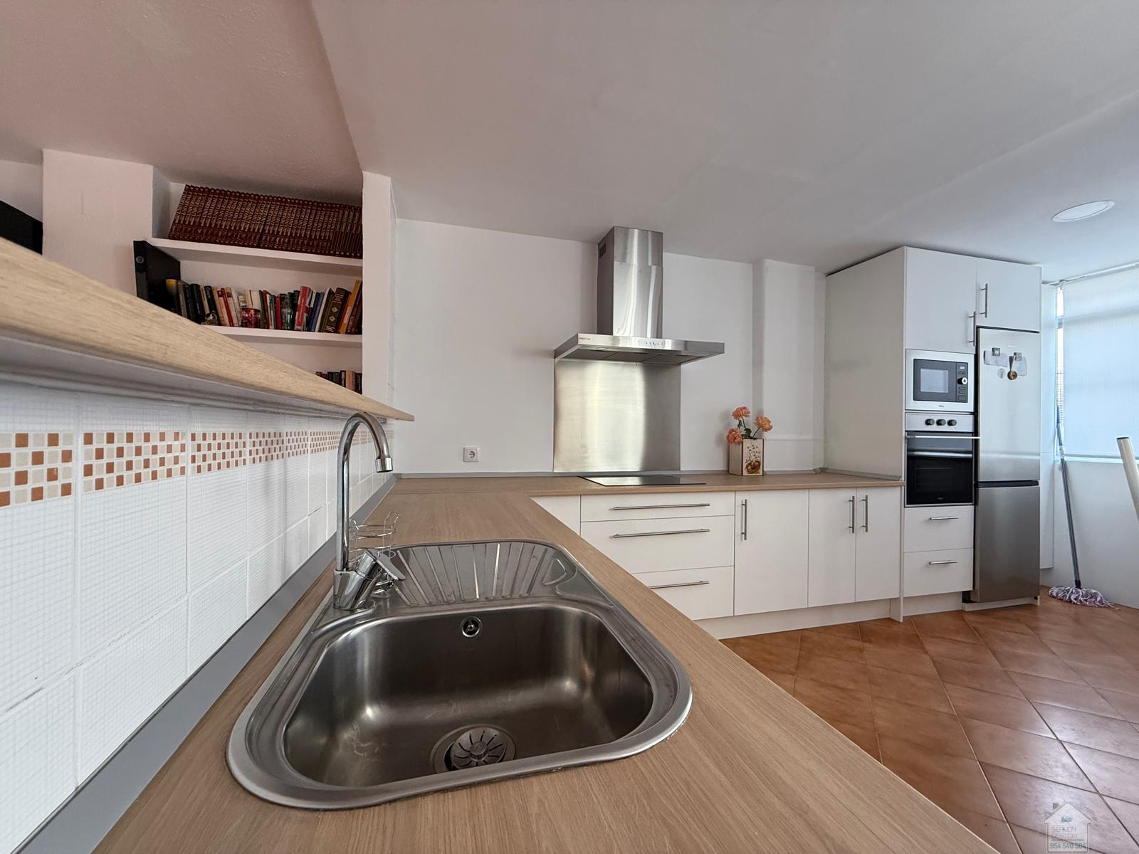 For rent of house in Dos Hermanas