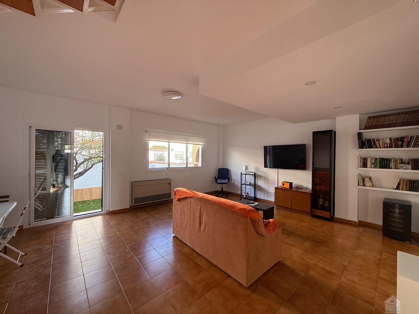 For rent of house in Dos Hermanas