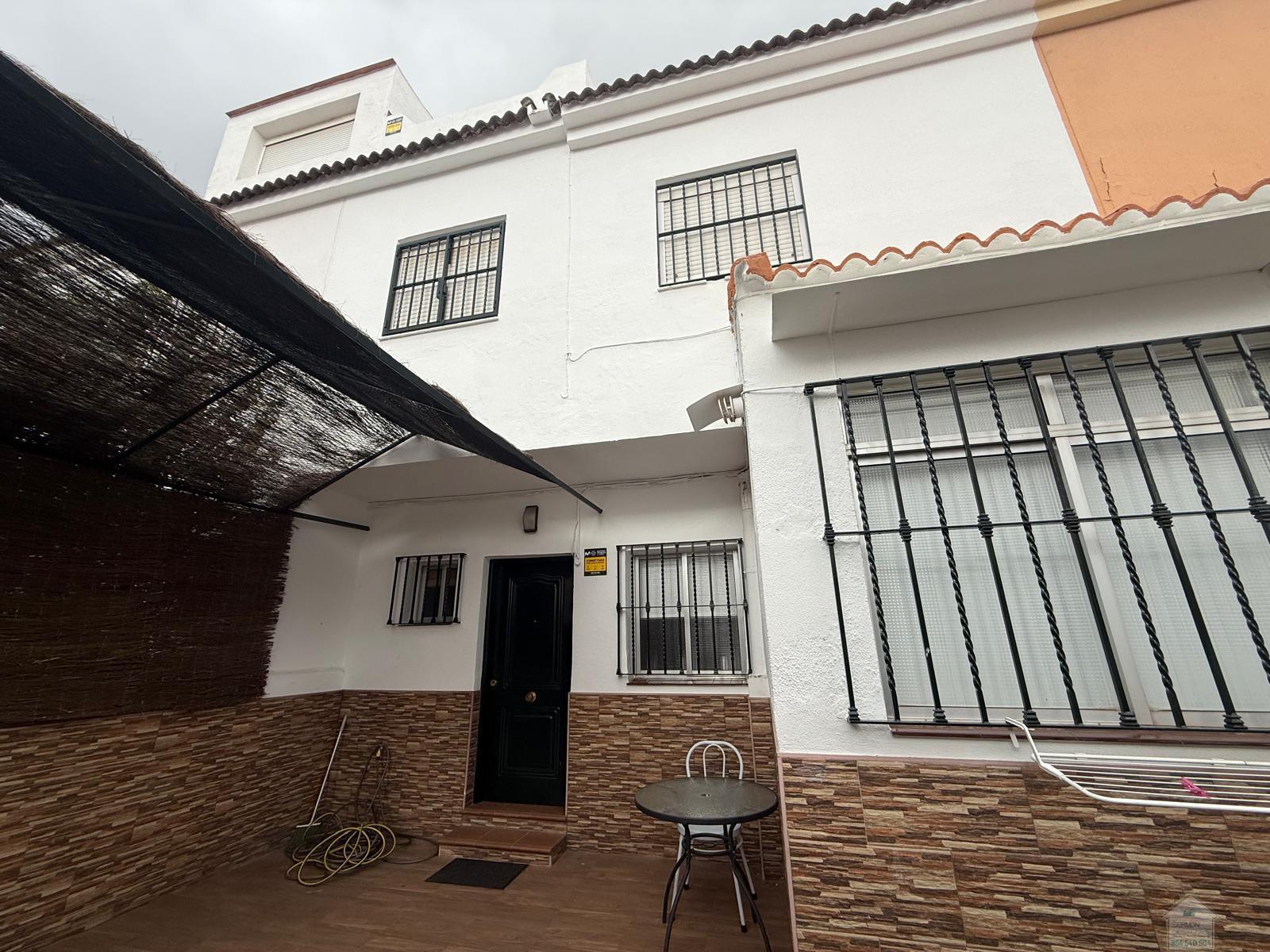 For rent of house in Dos Hermanas
