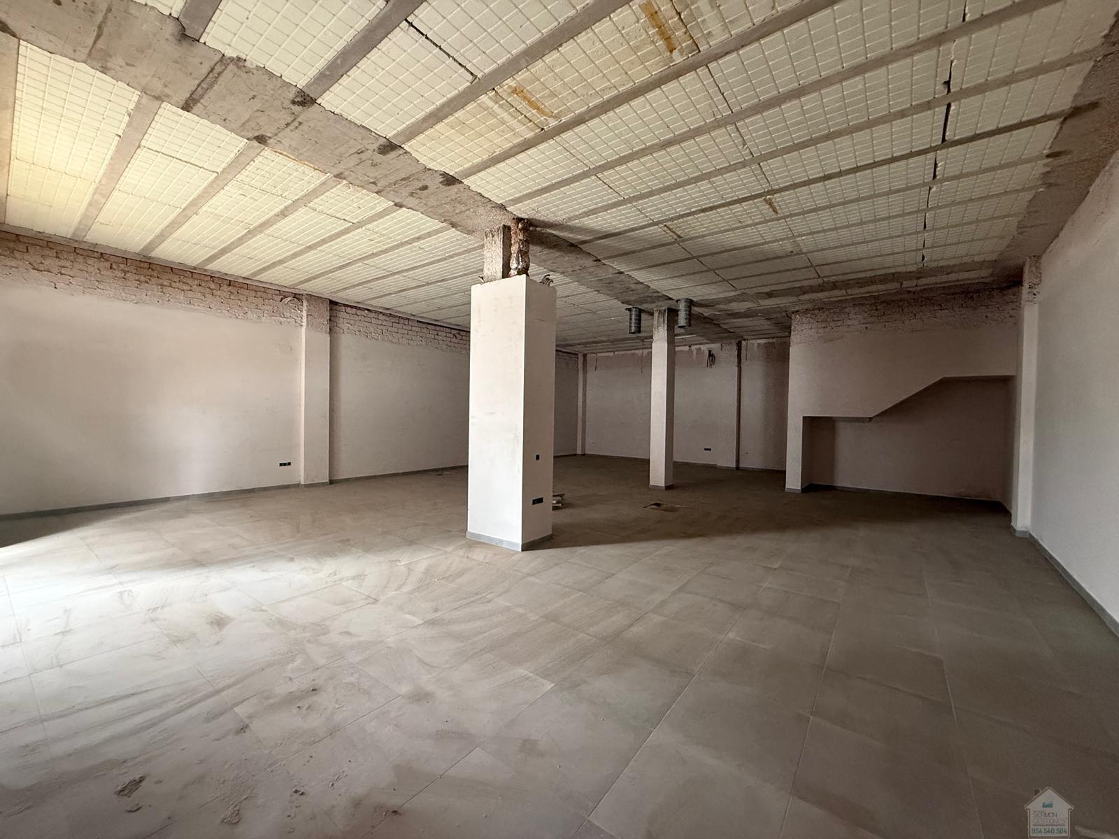 For rent of commercial in Alcalá de Guadaíra