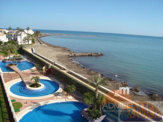 For sale of apartment in La Manga del Mar Menor