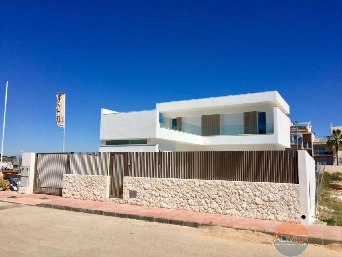 For sale of new build in Santiago de la Ribera