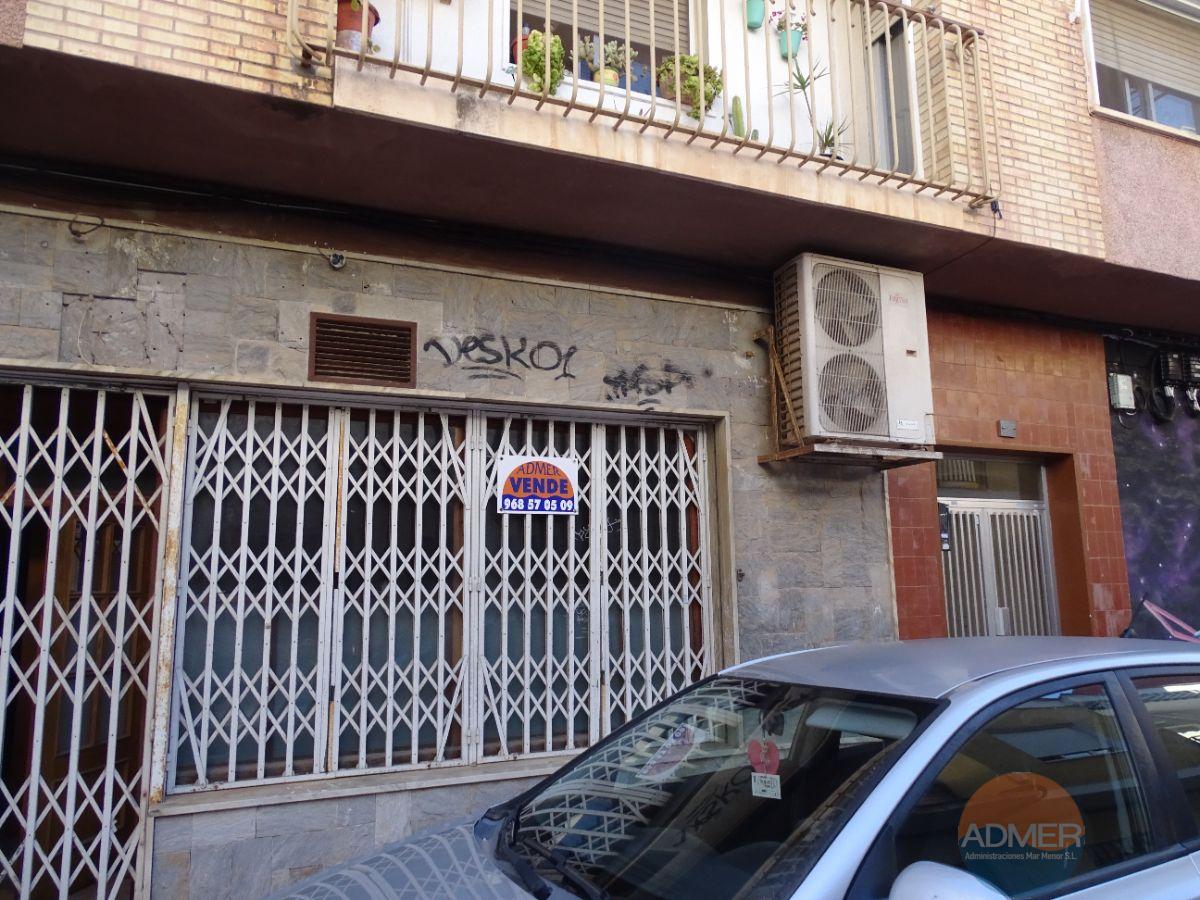 Venta de local comercial en Santiago de la Ribera