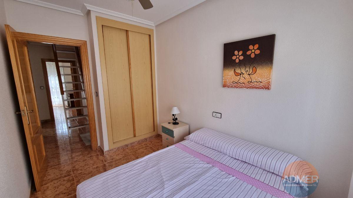 For sale of duplex in Los Alcázares