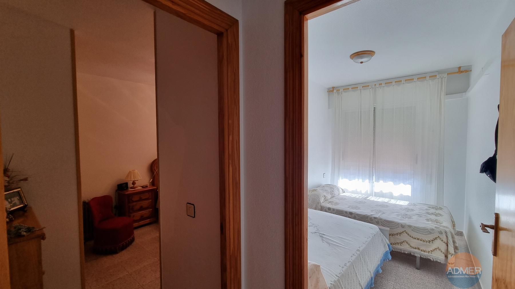For sale of flat in Los Alcázares