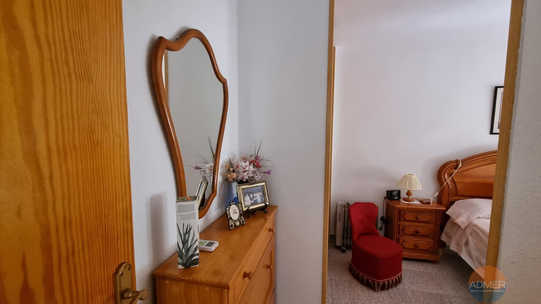 For sale of flat in Los Alcázares