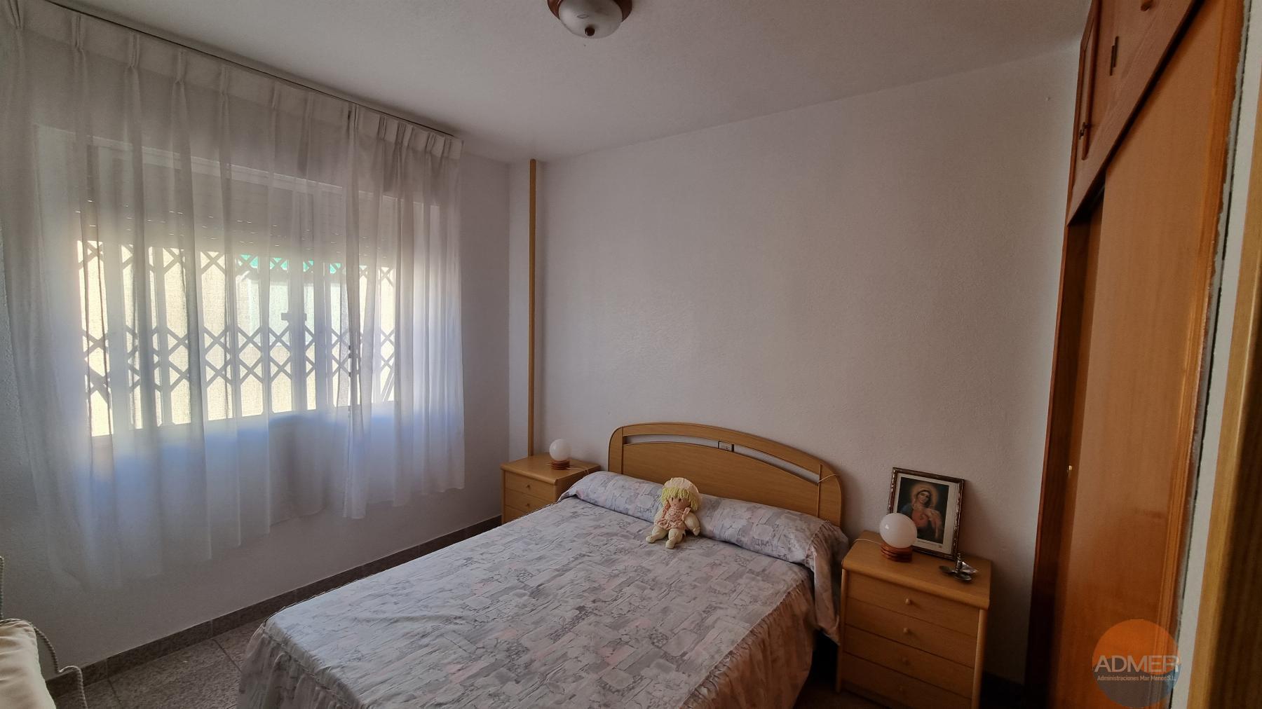 For sale of flat in Los Alcázares