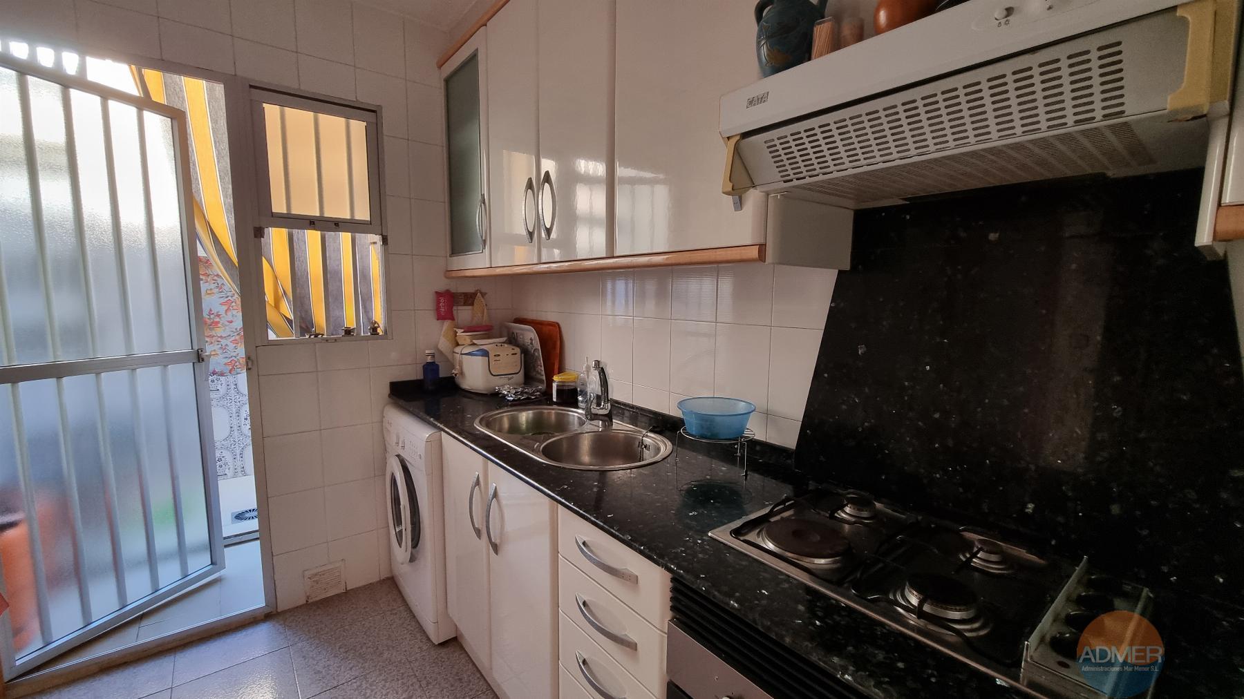 For sale of flat in Los Alcázares
