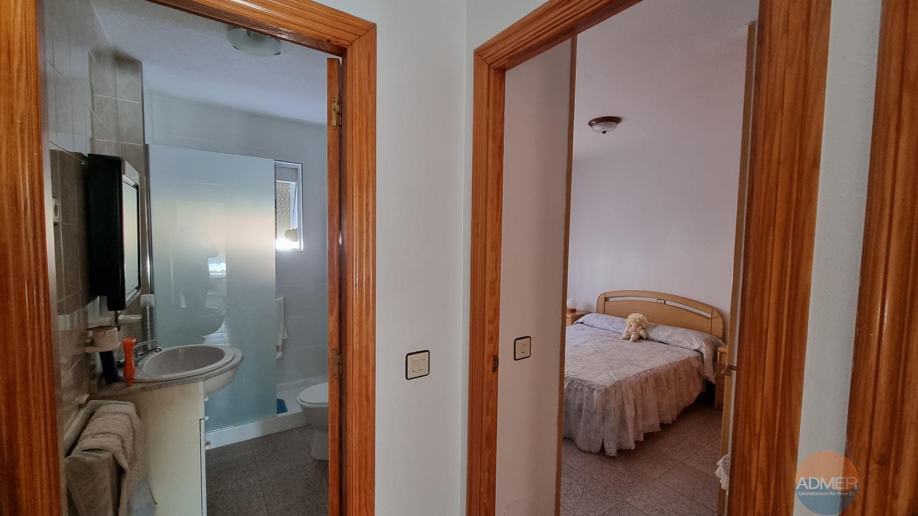 For sale of flat in Los Alcázares