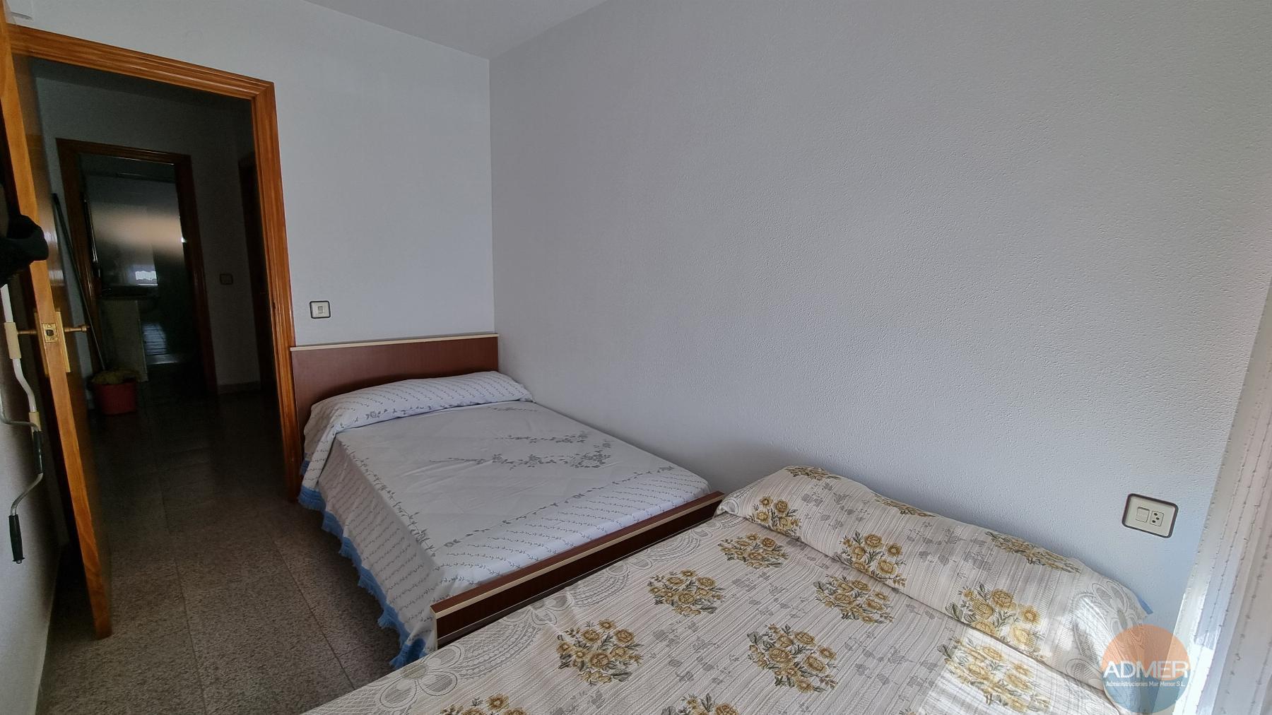 For sale of flat in Los Alcázares