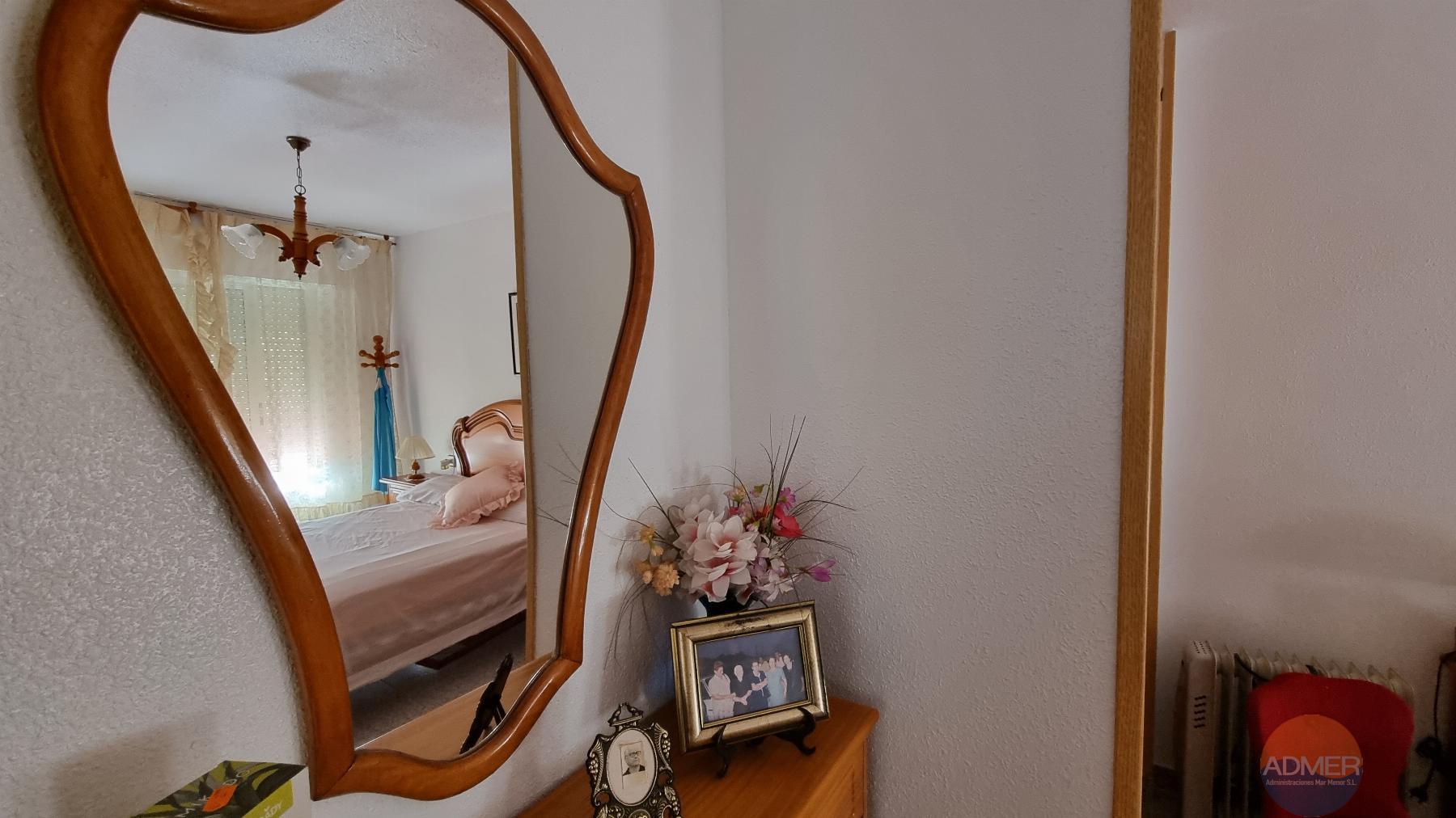 For sale of flat in Los Alcázares