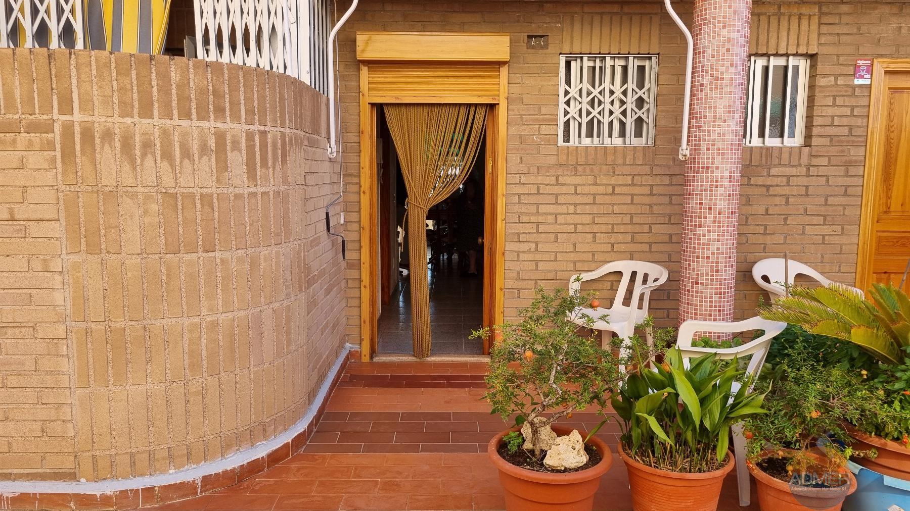 For sale of flat in Los Alcázares