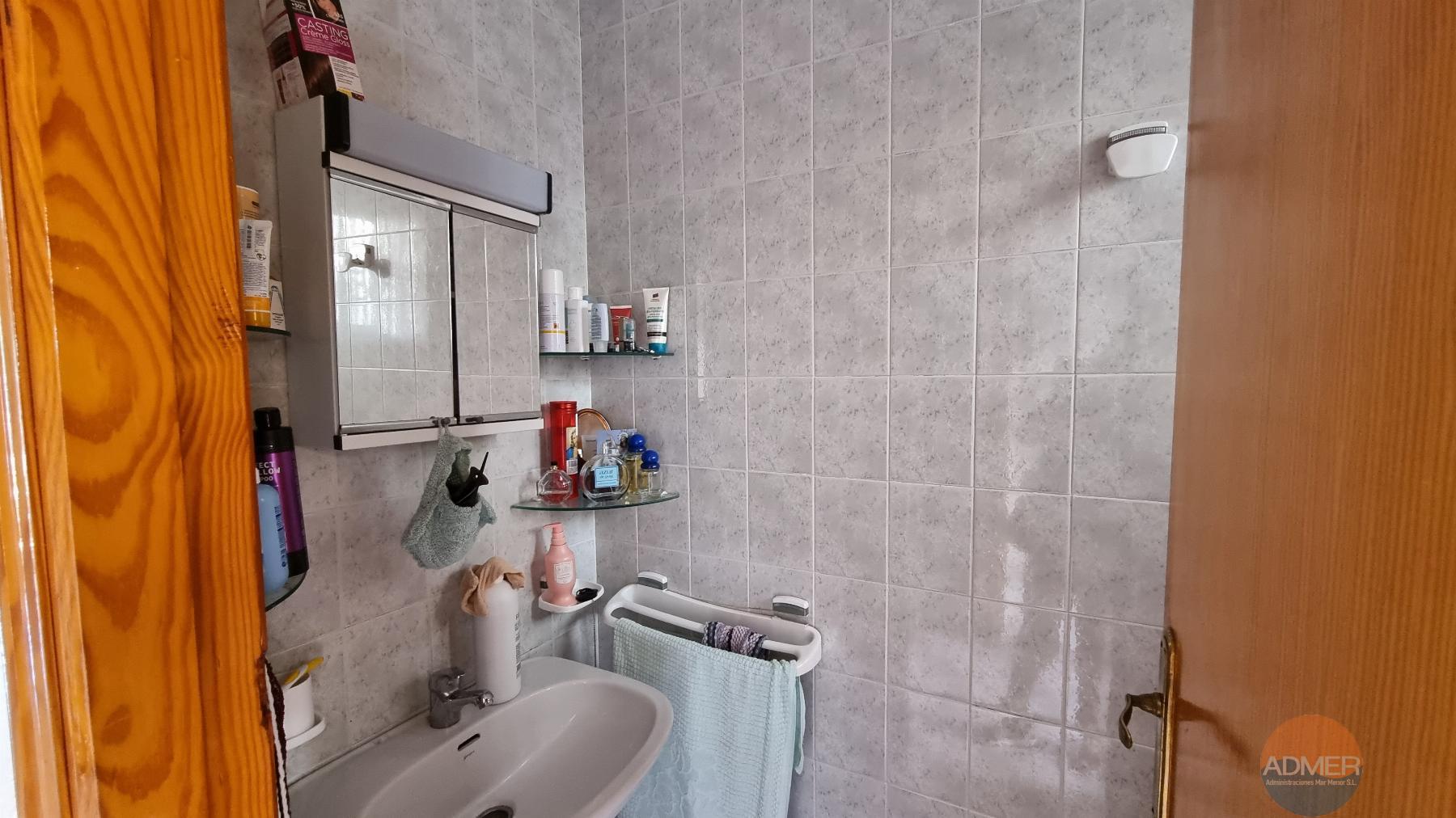 For sale of flat in Los Alcázares