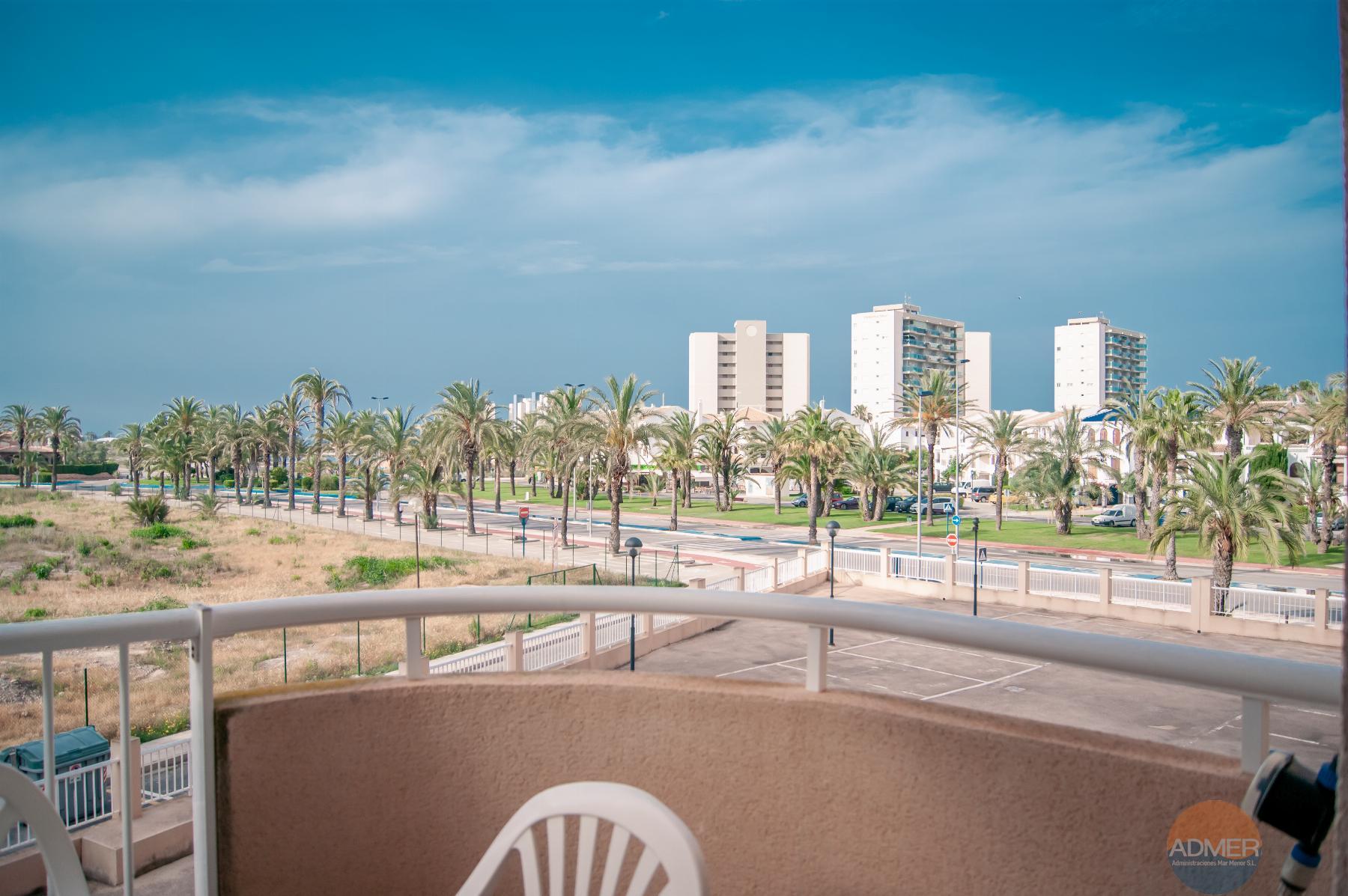 For sale of apartment in La Manga del Mar Menor