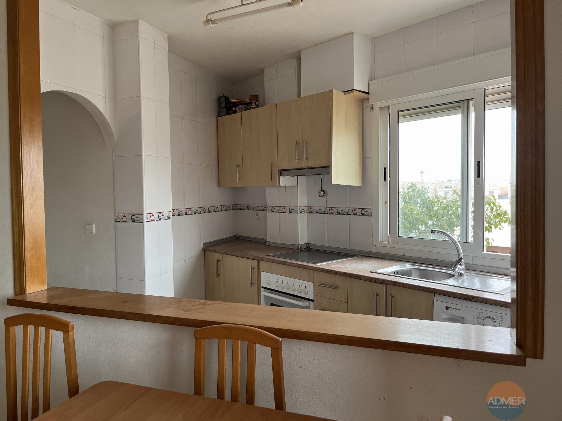 For sale of flat in Los Alcázares