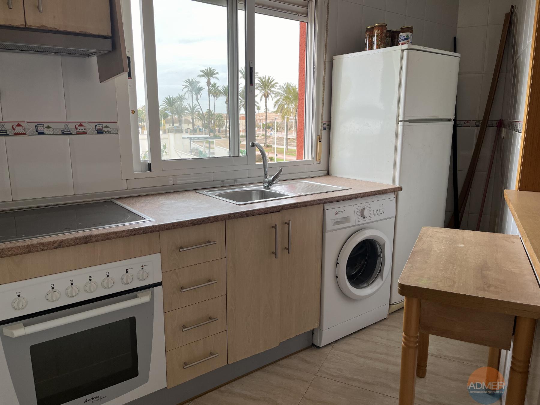 For sale of flat in Los Alcázares