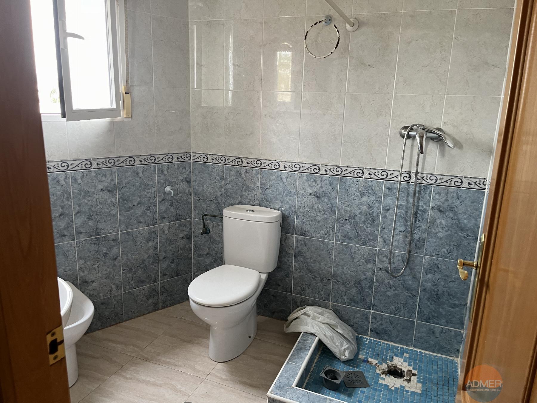 For sale of flat in Los Alcázares