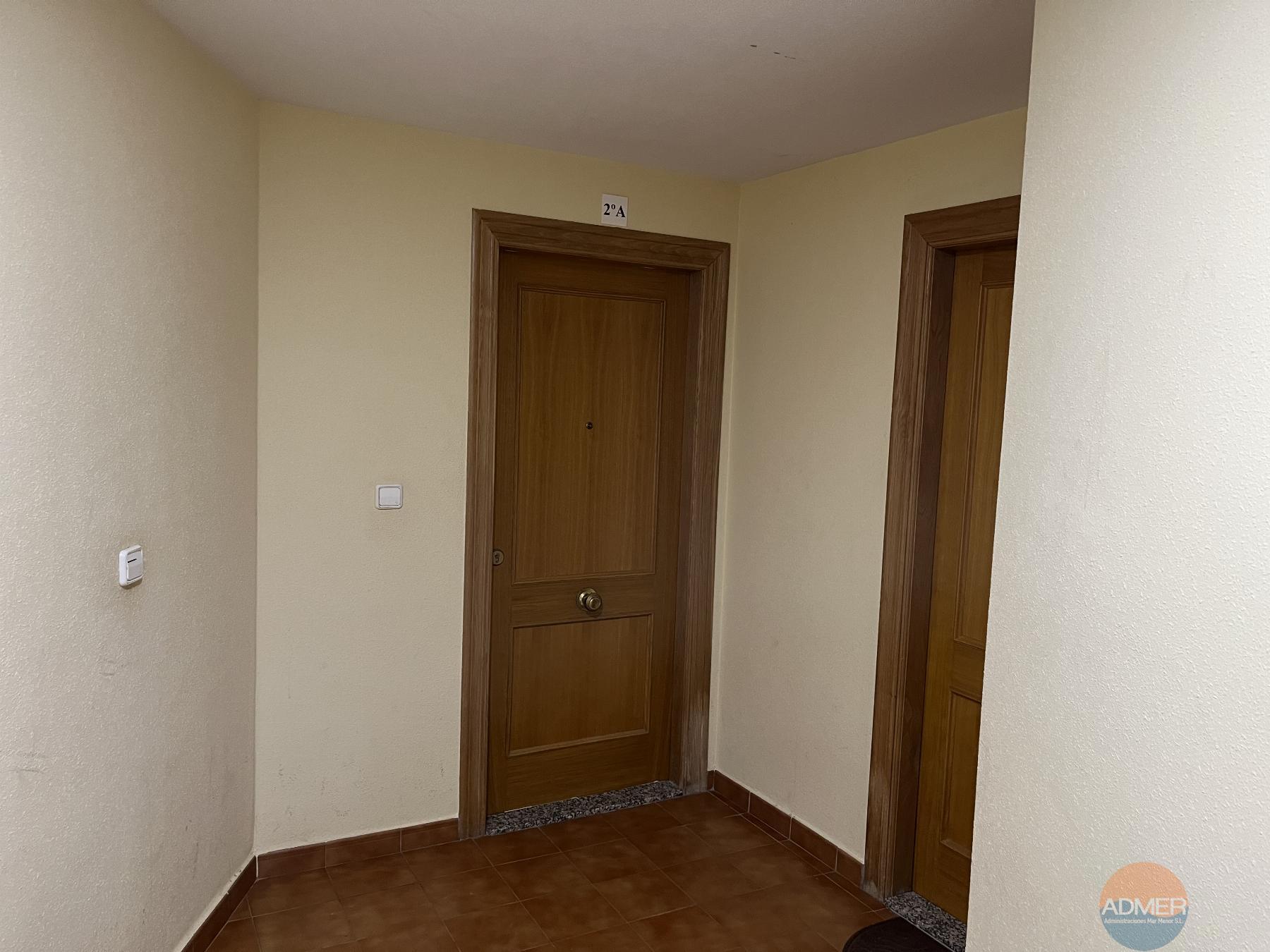 For sale of flat in Los Alcázares