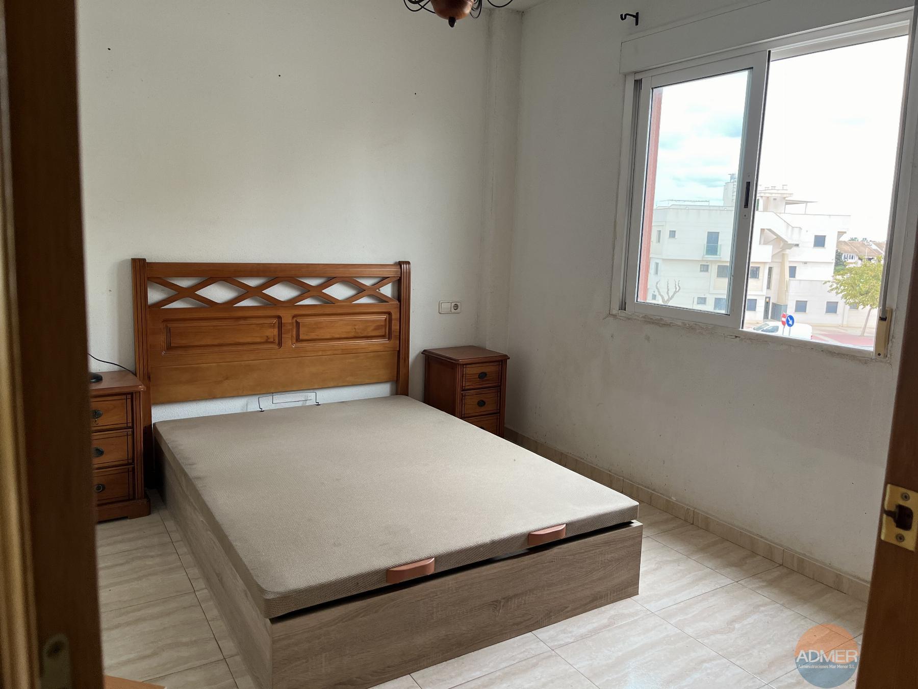 For sale of flat in Los Alcázares